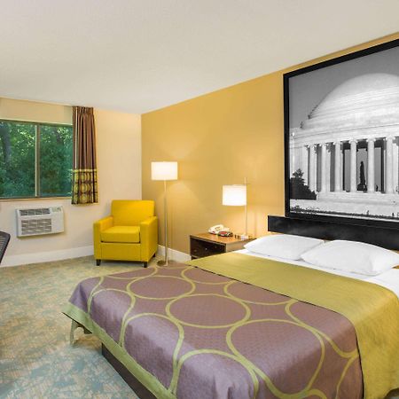 Super 8 By Wyndham Waldorf Motel Luaran gambar