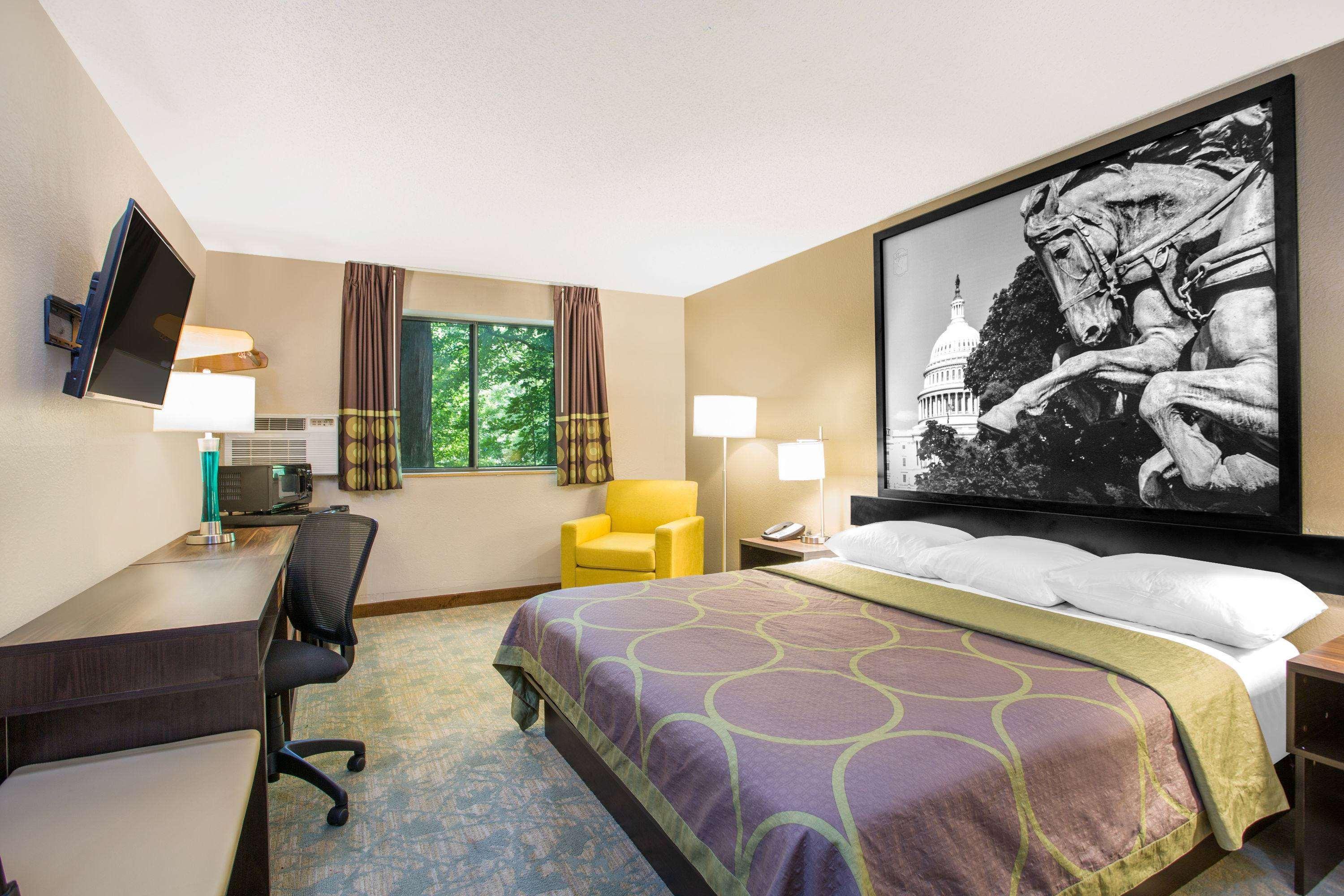 Super 8 By Wyndham Waldorf Motel Luaran gambar